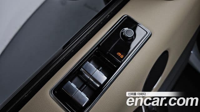 Land Rover Range Rover Sport 2019 — ფოტო 19/20