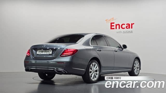 Mercedes-Benz E-Class 2018 — Şəkil 2/20