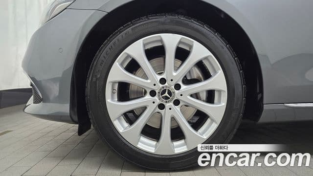 Mercedes-Benz E-Class 2018 — Şəkil 5/20
