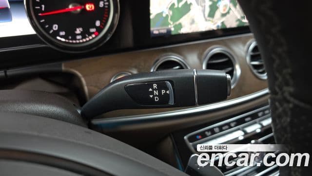 Mercedes-Benz E-Class 2018 — Şəkil 9/20