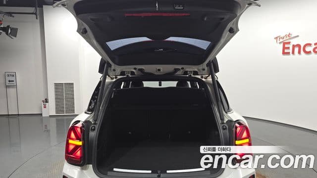 Mini Cooper S Countryman 2023 — Photo 28/33