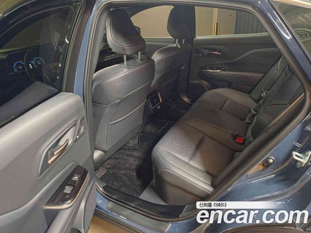 Toyota Crown Crossover 2025 — Фото 10/19