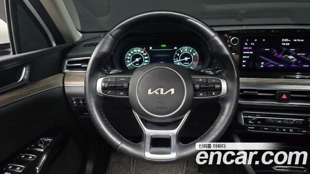Kia K5 2021 — ფოტო 13/20