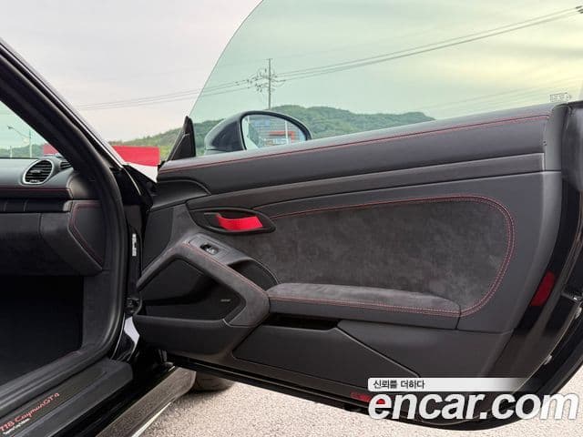 Porsche 718 Cayman 2020 — Photo 9/13