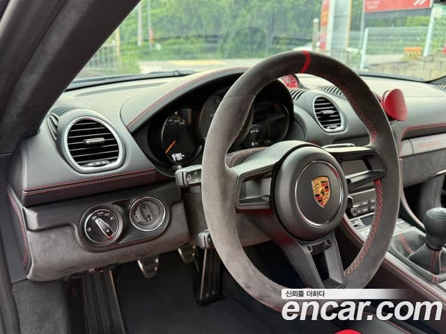 Porsche 718 Cayman 2020 — Photo 13/13