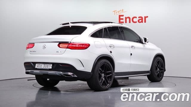 Mercedes-Benz GLE-Class 2018 — Şəkil 2/20