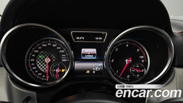 Mercedes-Benz GLE-Class 2018 — Şəkil 8/20