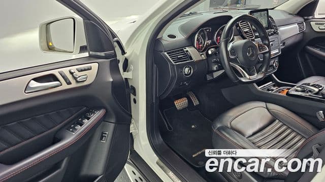 Mercedes-Benz GLE-Class 2018 — Şəkil 10/20