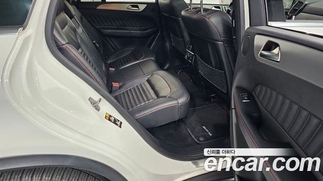 Mercedes-Benz GLE-Class 2018 — Şəkil 11/20