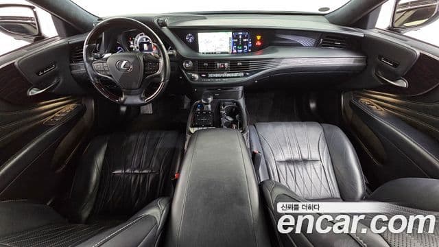 Lexus LS500 2018 — Photo 3/20