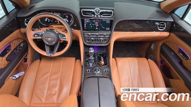 Bentley Bentayga 2022 — ფოტო 7/20