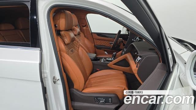 Bentley Bentayga 2022 — ფოტო 12/20
