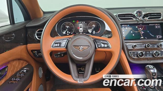 Bentley Bentayga 2022 — ფოტო 14/20