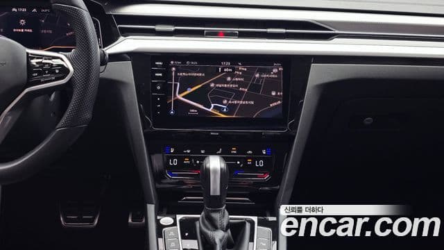 Volkswagen Arteon 2023 — ფოტო 14/20