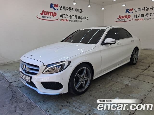 Mercedes-Benz C-Class 2018 — Photo 14/20