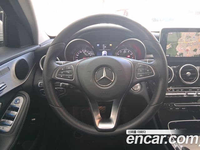 Mercedes-Benz C-Class 2018 — Photo 20/20