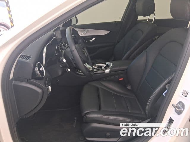 Mercedes-Benz C-Class 2018 — Photo 17/20