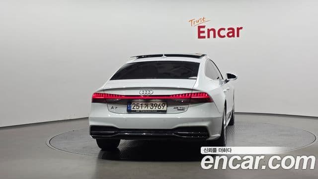 Audi A7 2020 — Фото 3/20