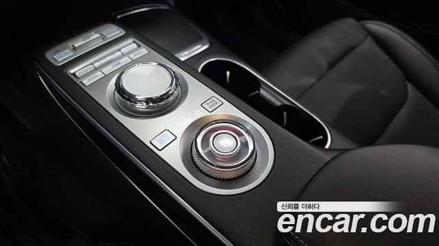 Genesis GV70 2022 — Şəkil 9/20