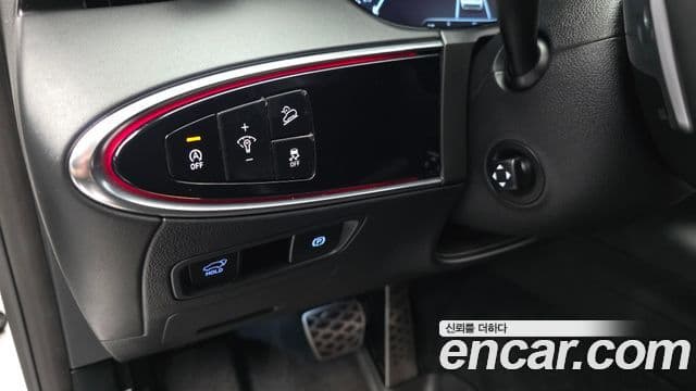 Genesis GV70 2022 — Şəkil 18/20