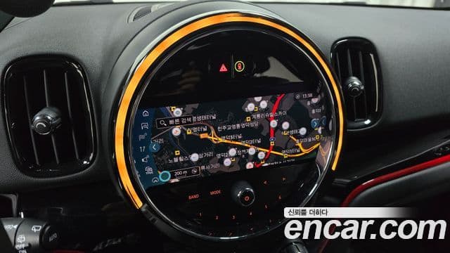 Mini Cooper S Countryman 2023 — Фото 13/20