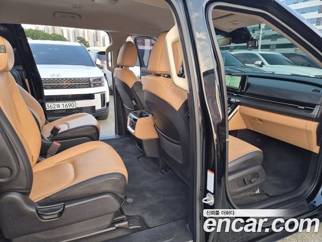 Kia Carnival 2022 — ფოტო 13/20