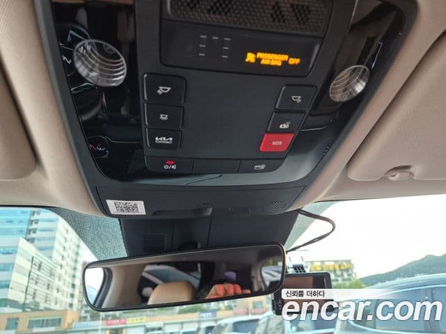 Kia Carnival 2022 — ფოტო 19/20
