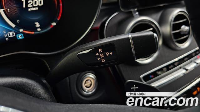 Mercedes-Benz GLC-Class 2021 — ფოტო 9/20