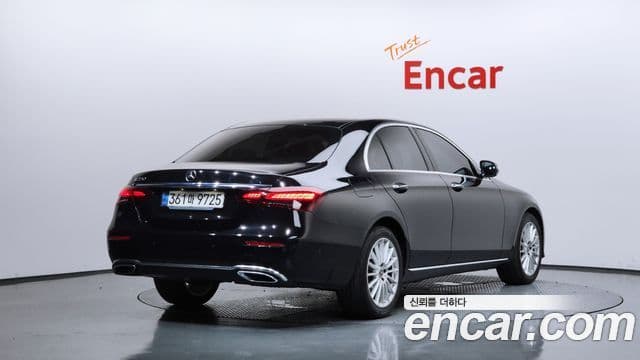 Mercedes-Benz E-Class 2021 — ფოტო 2/20