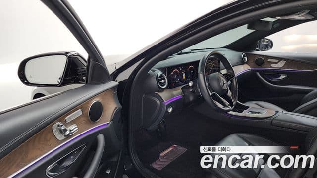 Mercedes-Benz E-Class 2021 — ფოტო 10/20