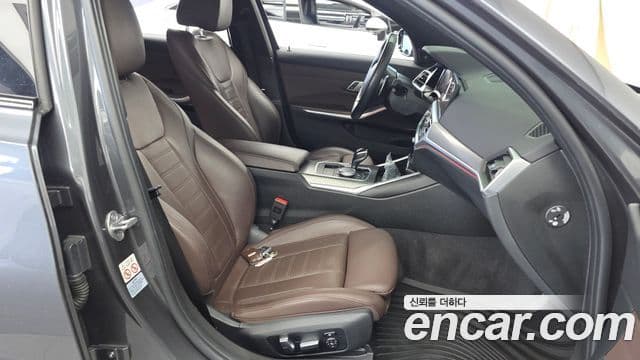 BMW 3 Series 2019 — Şəkil 11/20