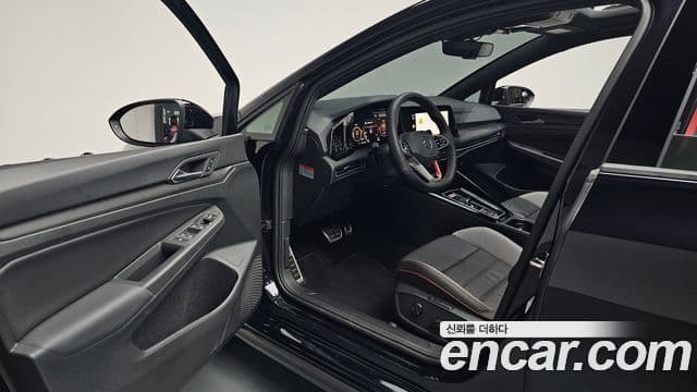 Volkswagen Golf 2023 — Şəkil 10/20