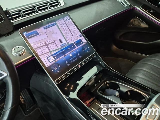 Mercedes-Benz S-Class 2021 — Photo 8/20