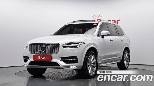 Volvo XC90 2018 — Photo 6/31