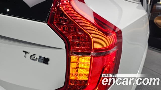 Volvo XC90 2018 — Photo 24/31