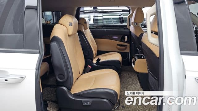 Kia Carnival 2021 — Şəkil 12/20