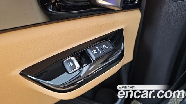Kia Carnival 2021 — Şəkil 19/20