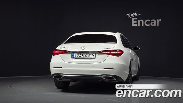 Mercedes-Benz C-Class 2023 — ფოტო 4/20