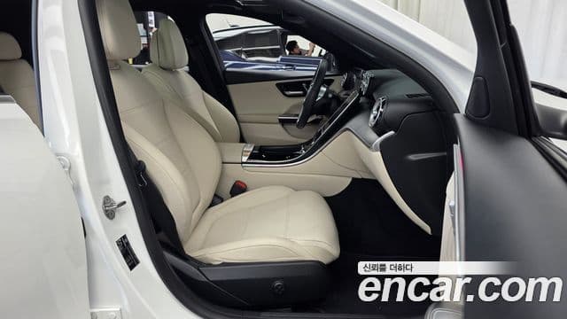 Mercedes-Benz C-Class 2023 — ფოტო 11/20