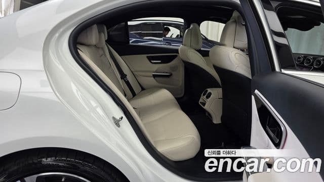 Mercedes-Benz C-Class 2023 — ფოტო 12/20