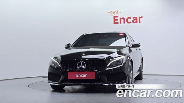 Mercedes-Benz C-Class 2018 — Photo 9/20