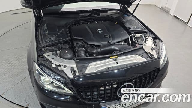 Mercedes-Benz C-Class 2018 — Photo 8/20