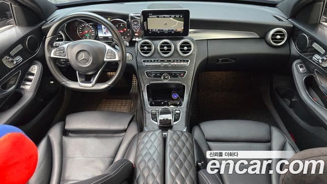 Mercedes-Benz C-Class 2018 — Photo 19/20