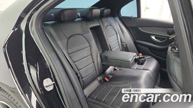 Mercedes-Benz C-Class 2018 — Photo 2/20