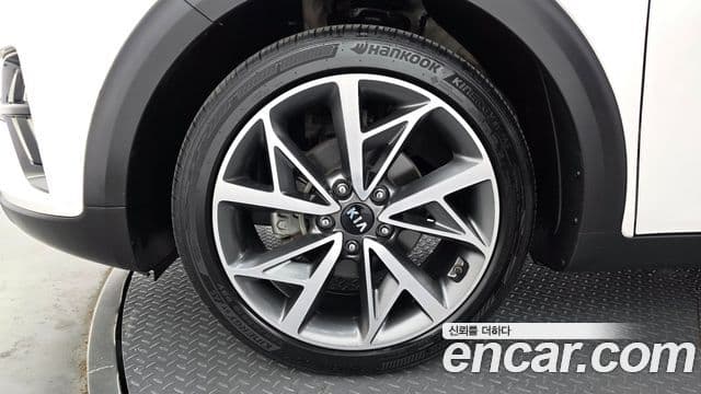 Kia Niro 2019 — фото 5 из 20