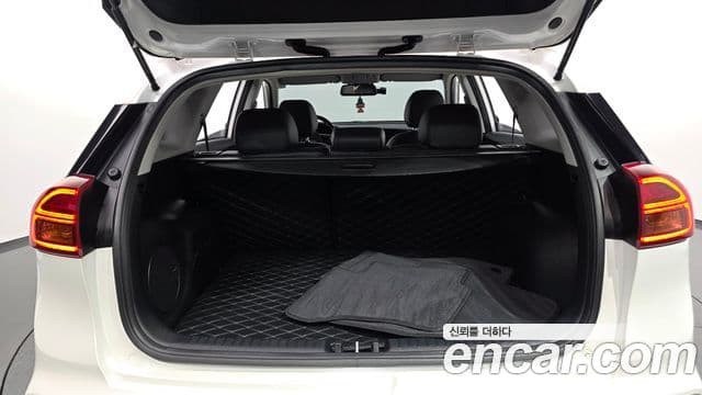 Kia Niro 2019 — фото 20 из 20