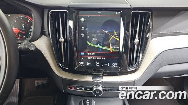 Volvo XC60 2019 — Şəkil 13/20