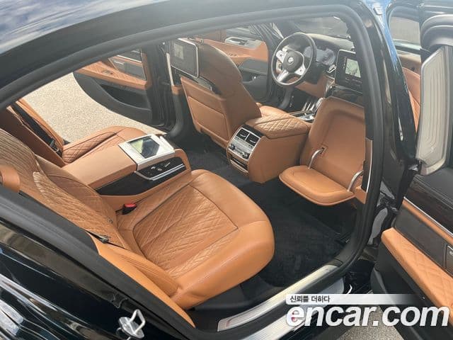 BMW 7 Series 2019 — Şəkil 13/20