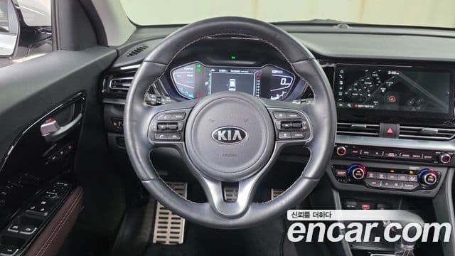 Kia Niro 2020 — Şəkil 14/20