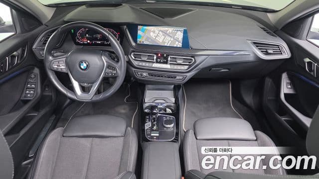 BMW 1 Series 2023 — Şəkil 7/20